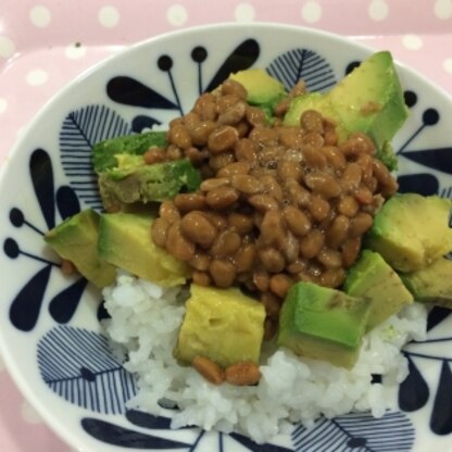 ネギなしですが美味しくいただきました。納豆ごはんより栄養アップでいいですね！ご馳走さまでした☆